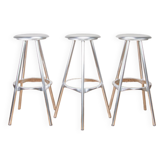 Amat-3 twist stools