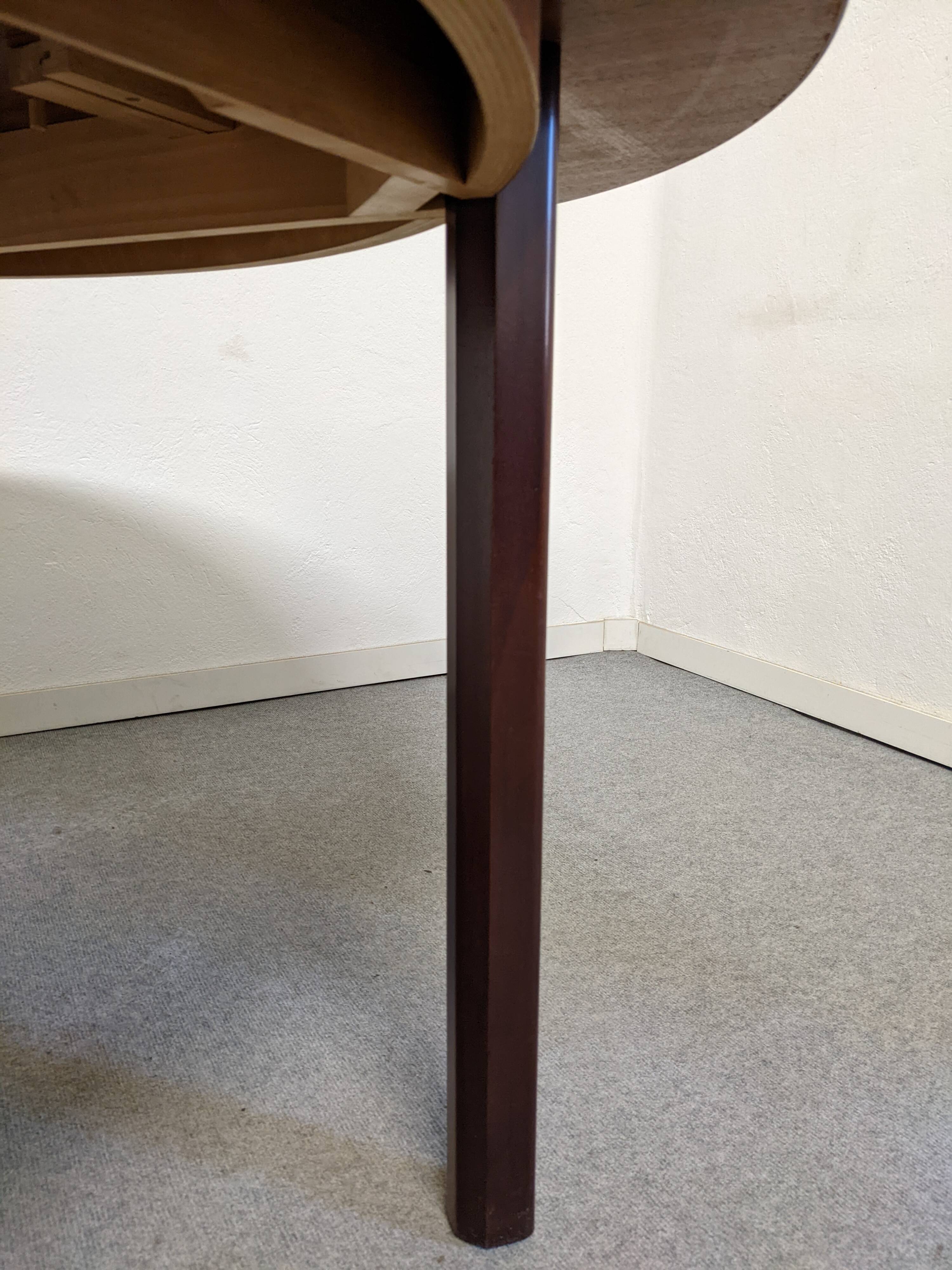 Danish rosewood dining table from the 60s/70s