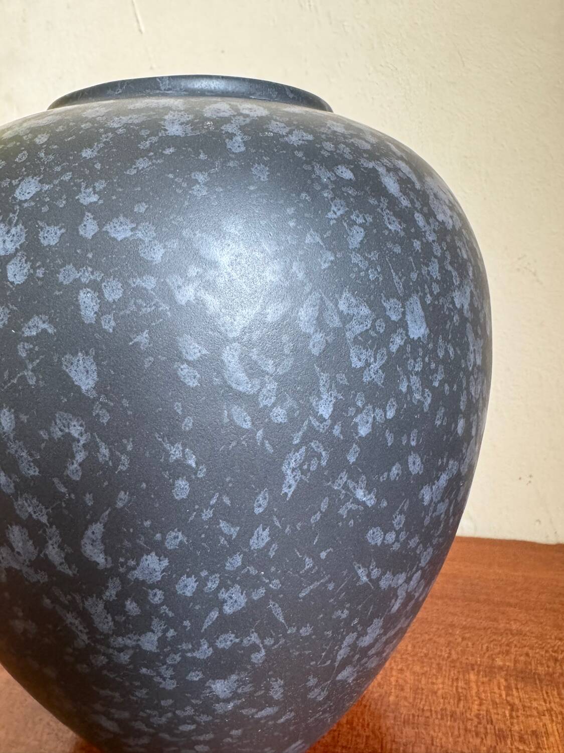 Molin ceramic ball vase 80s/90s