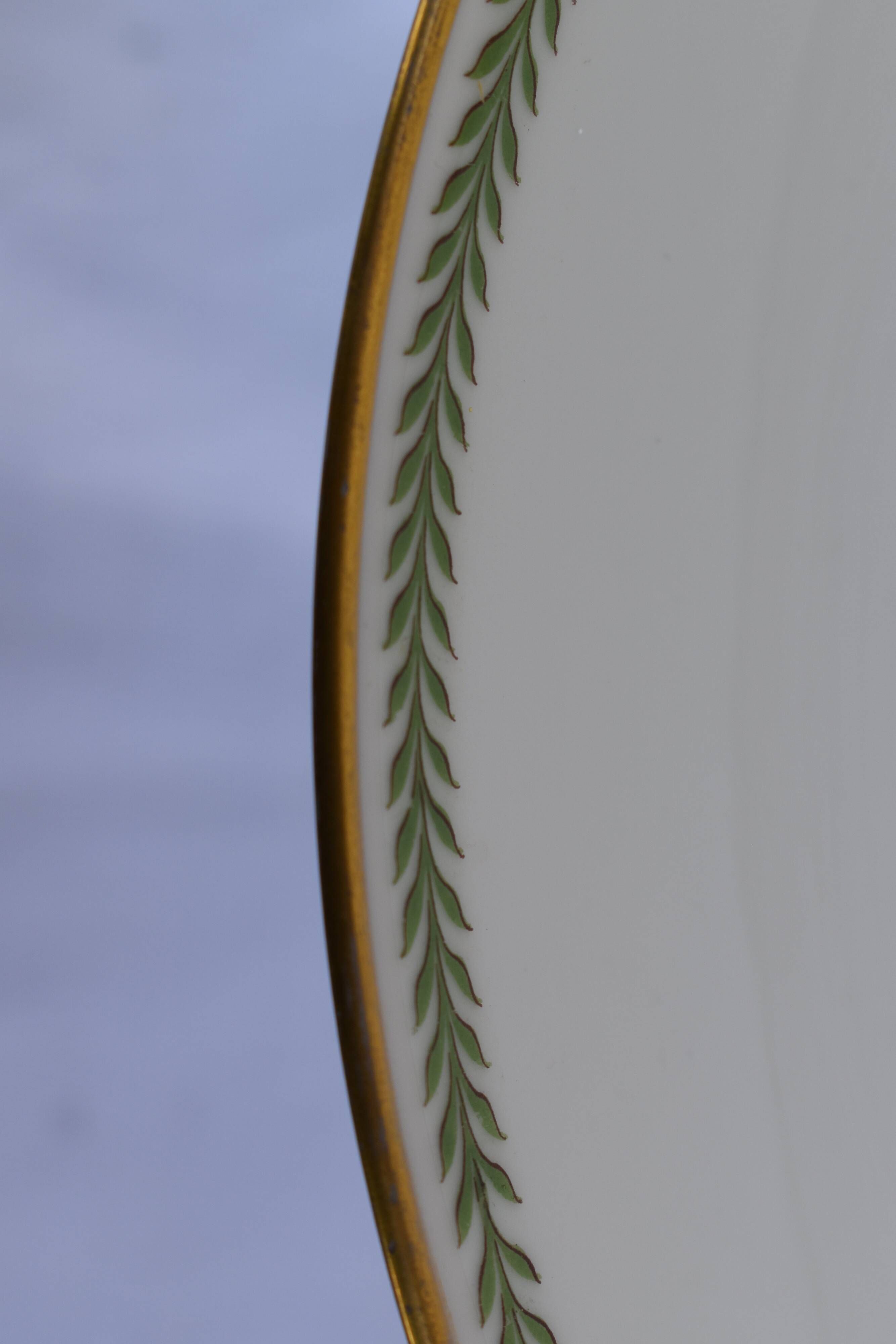 Earthenware compote bowl decorated with foliage garland, Grand Dépôt Emile Bourgeois rue Drouot