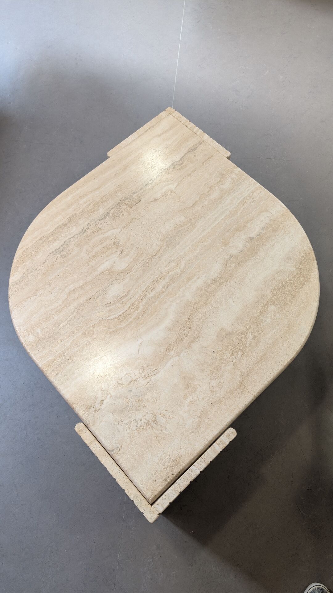 Table basse oeil travertin
