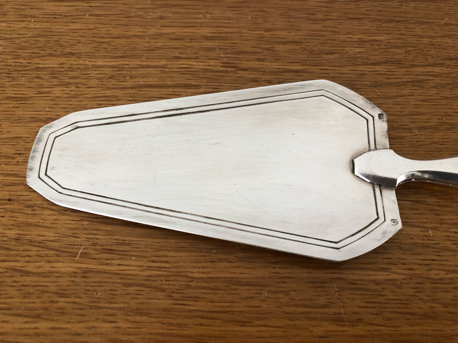 Silver pie shovel with original case