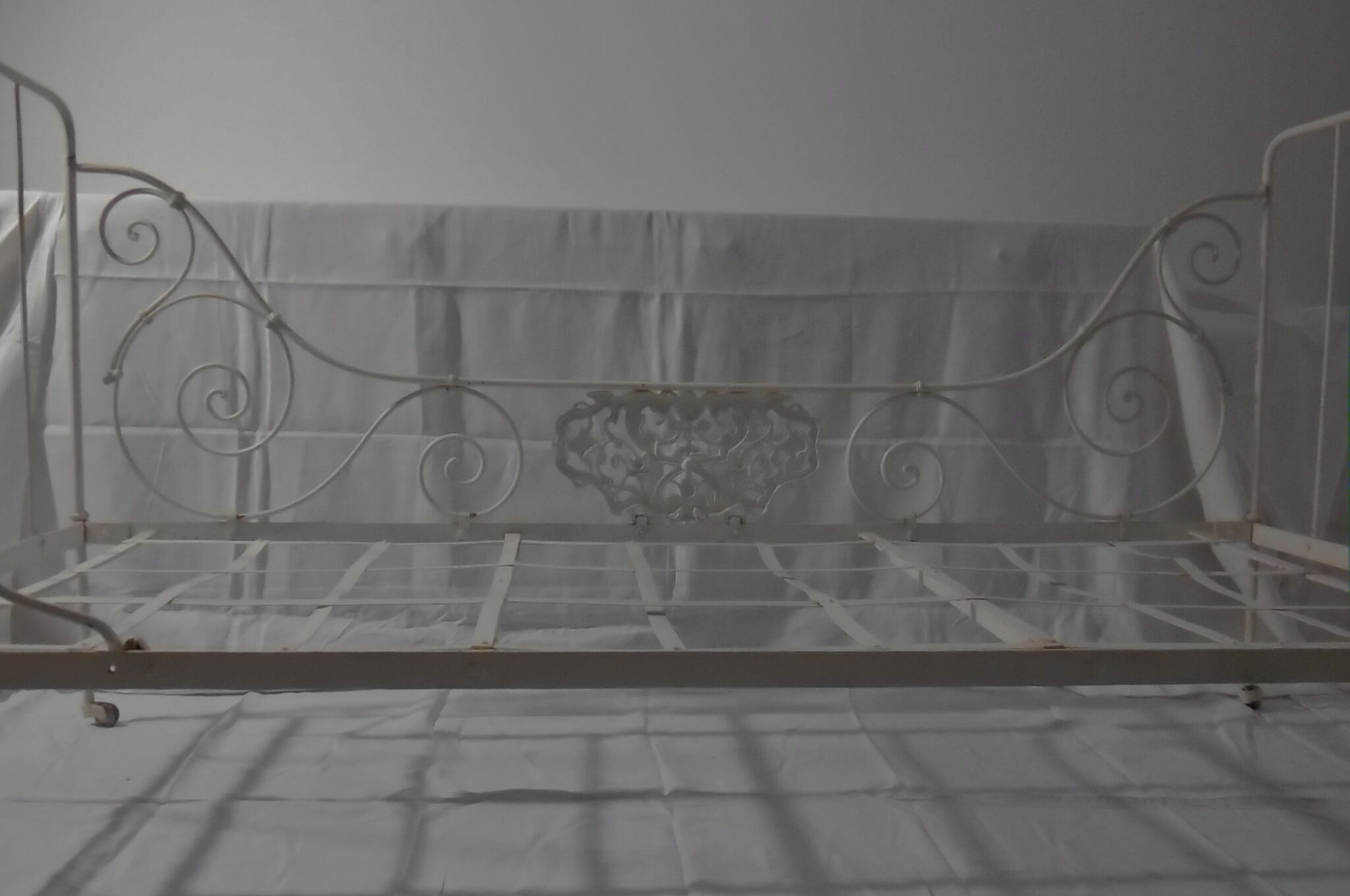 Forged iron bed