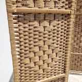 Wooden screen and 3-leaf ropes