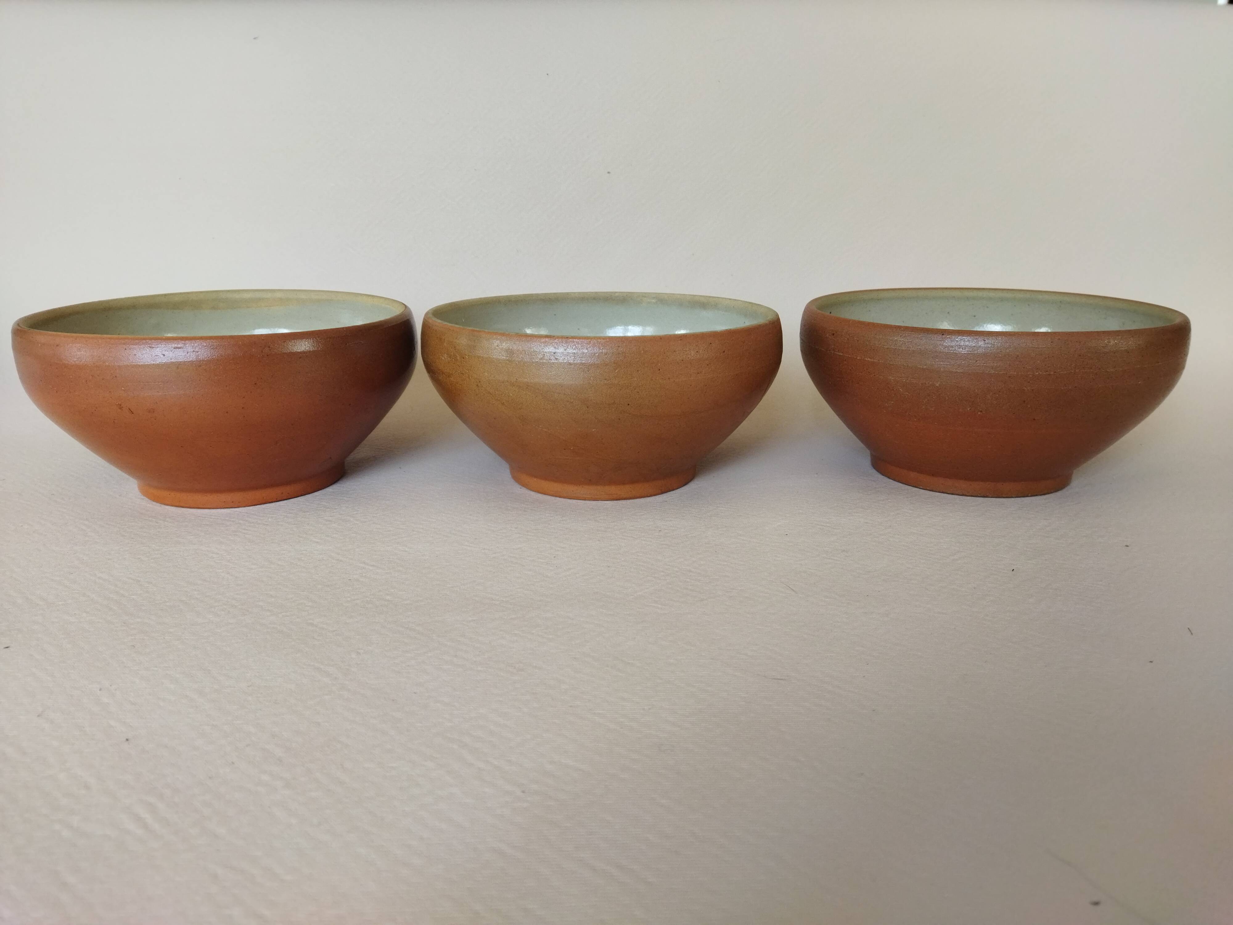 3 stoneware bowls size 2