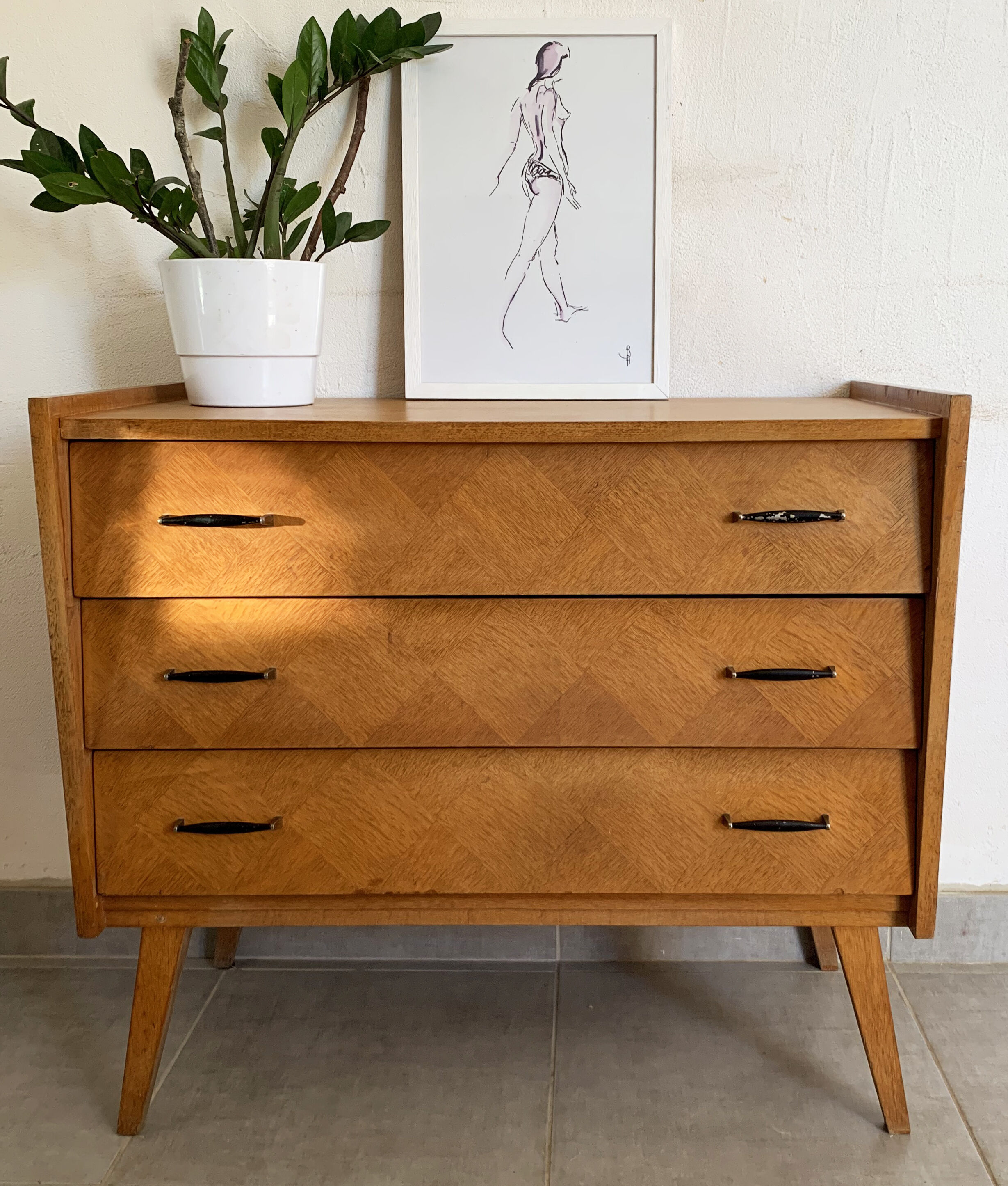 Oak chest of drawers from the scandinavian 60s