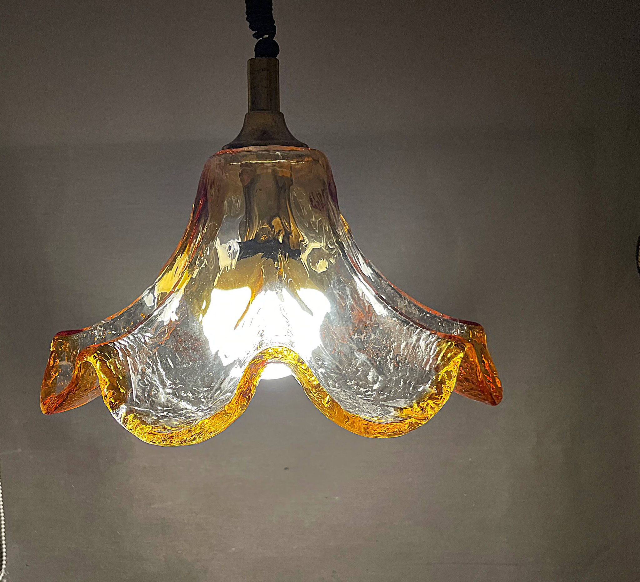 Lumière suspendue à abattant en verre de Murano