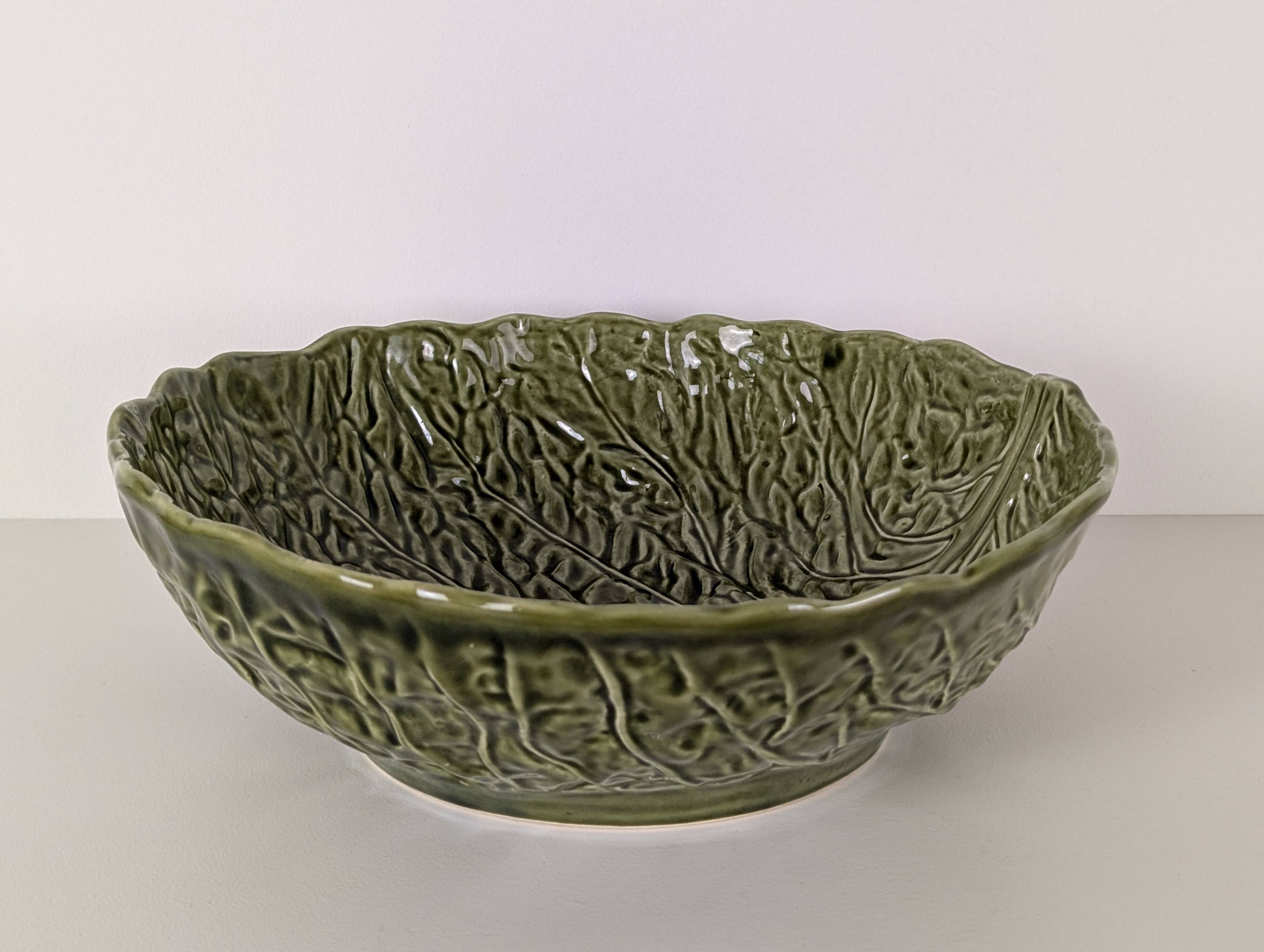 Cabbage leaf salad bowl