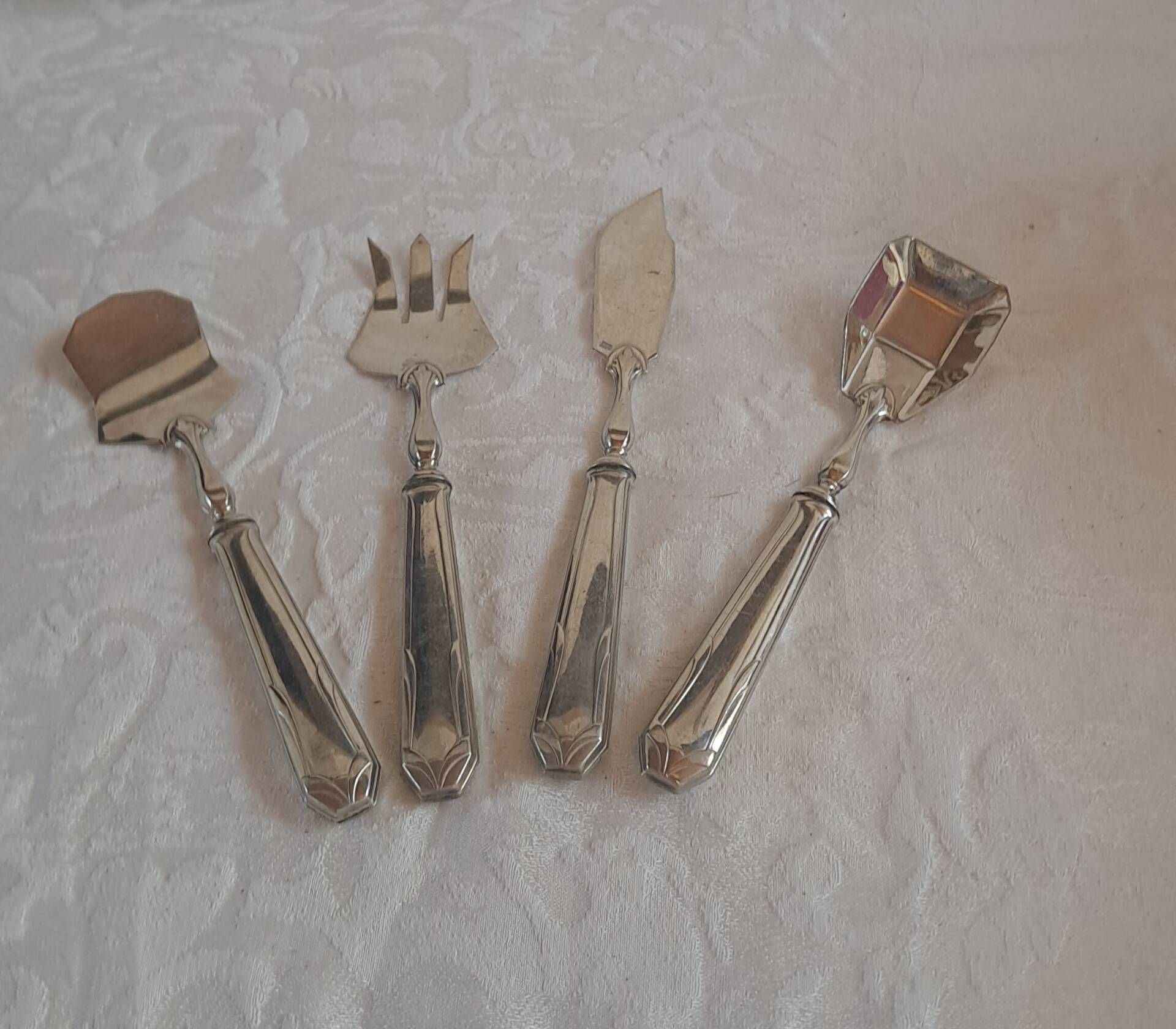 Couverts a condiments de 4 pièces en métal blanc