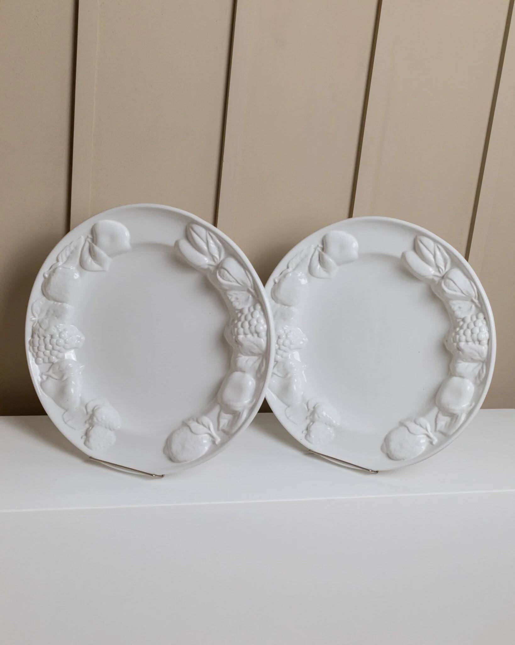 Set of 2 White Ceramic Plates with Sculpted Fruit Relief – Vintage Italy 1980s Mid-Century Decor