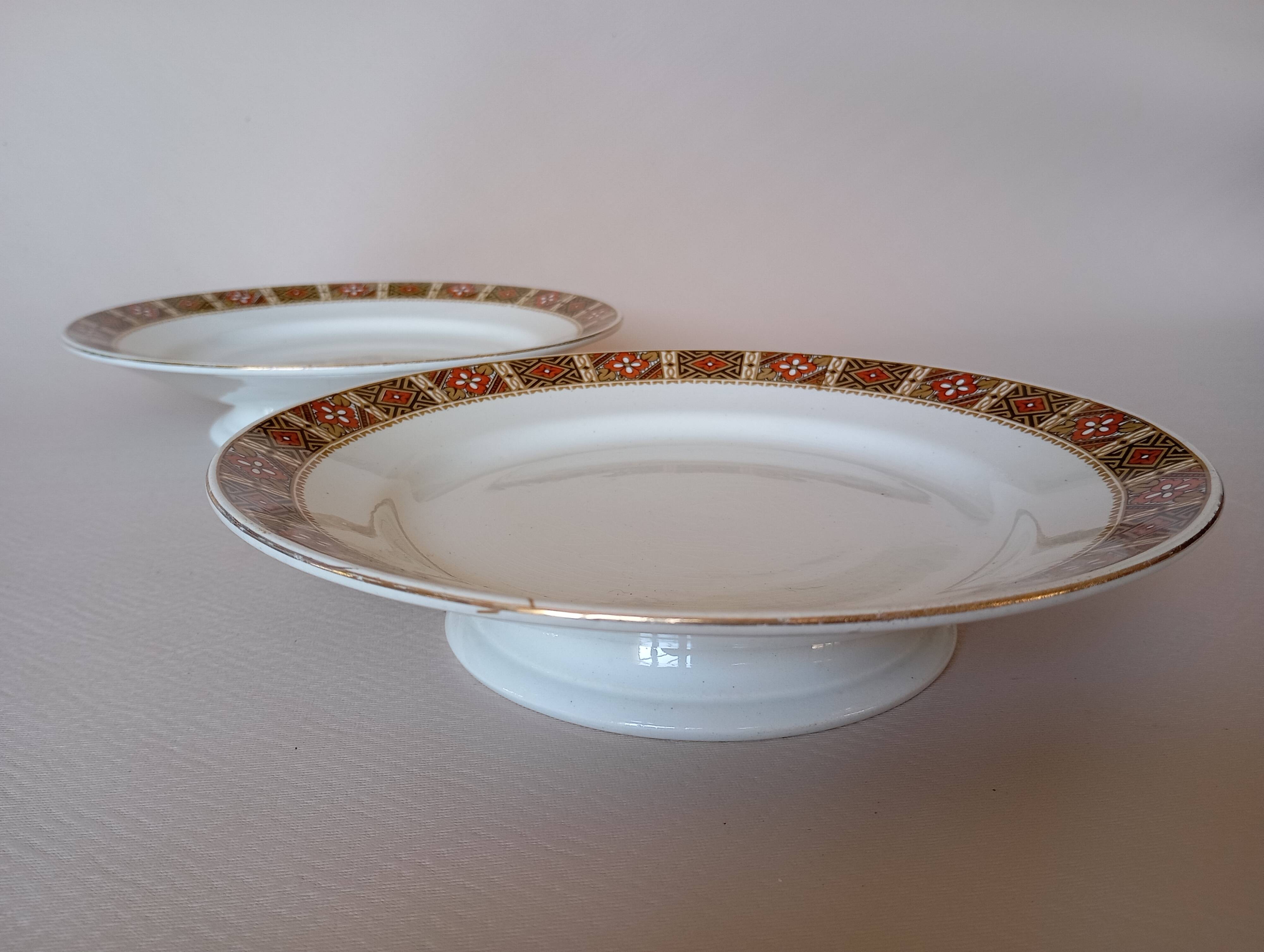 Pair of KG Lunéville "Vittefleur" pedestal dishes, early 20th century