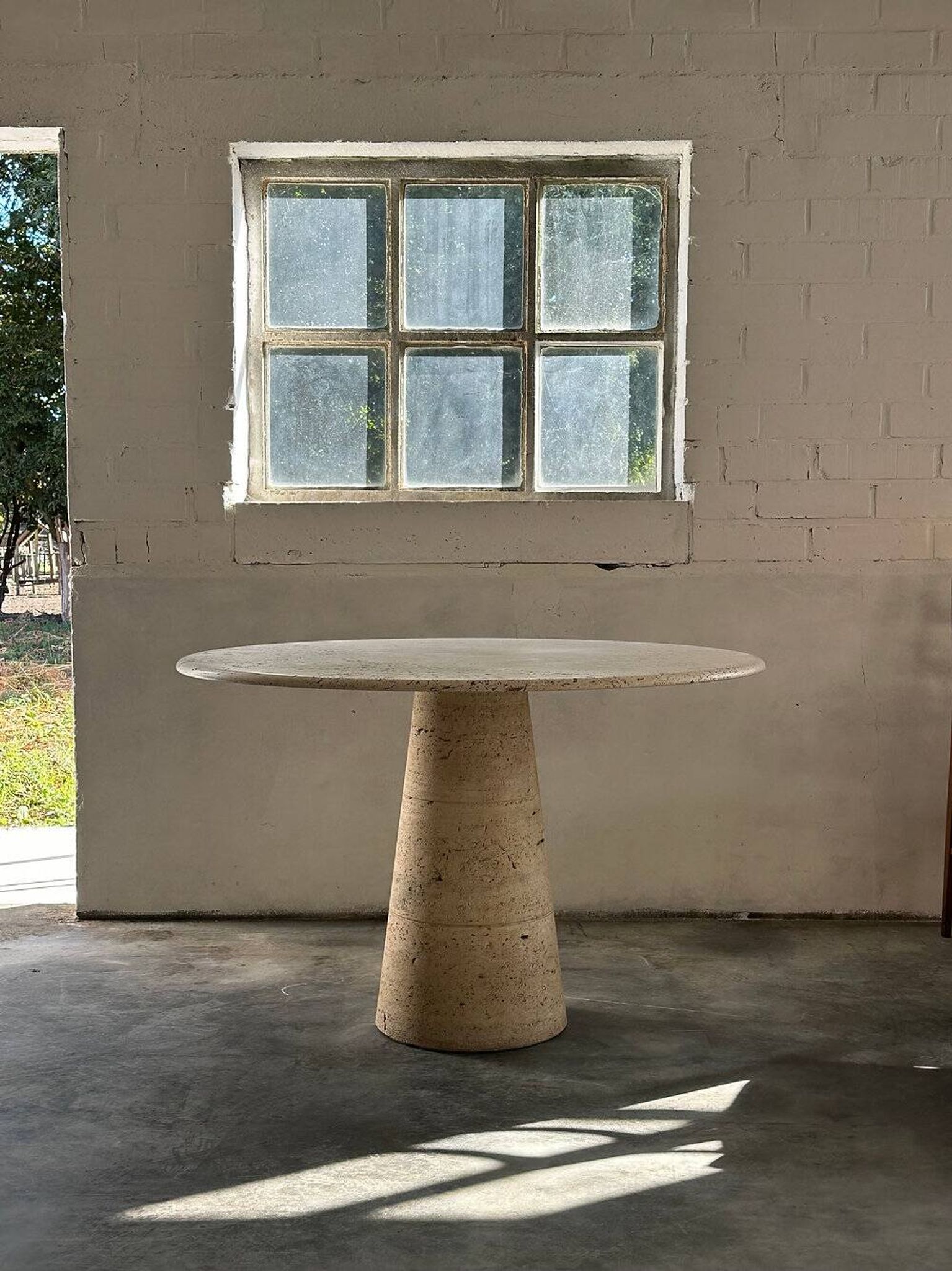 Table à manger en travertin Up & Up, Italie, années 1970