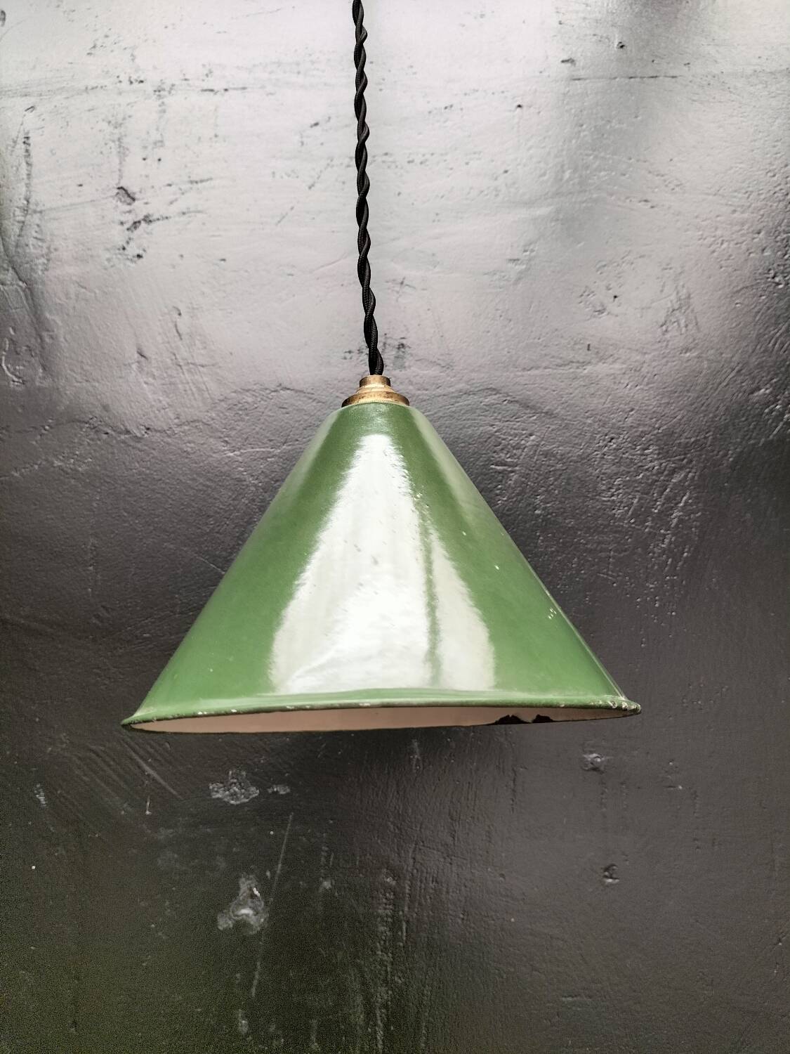 Suspension cone enamelled sheet metal