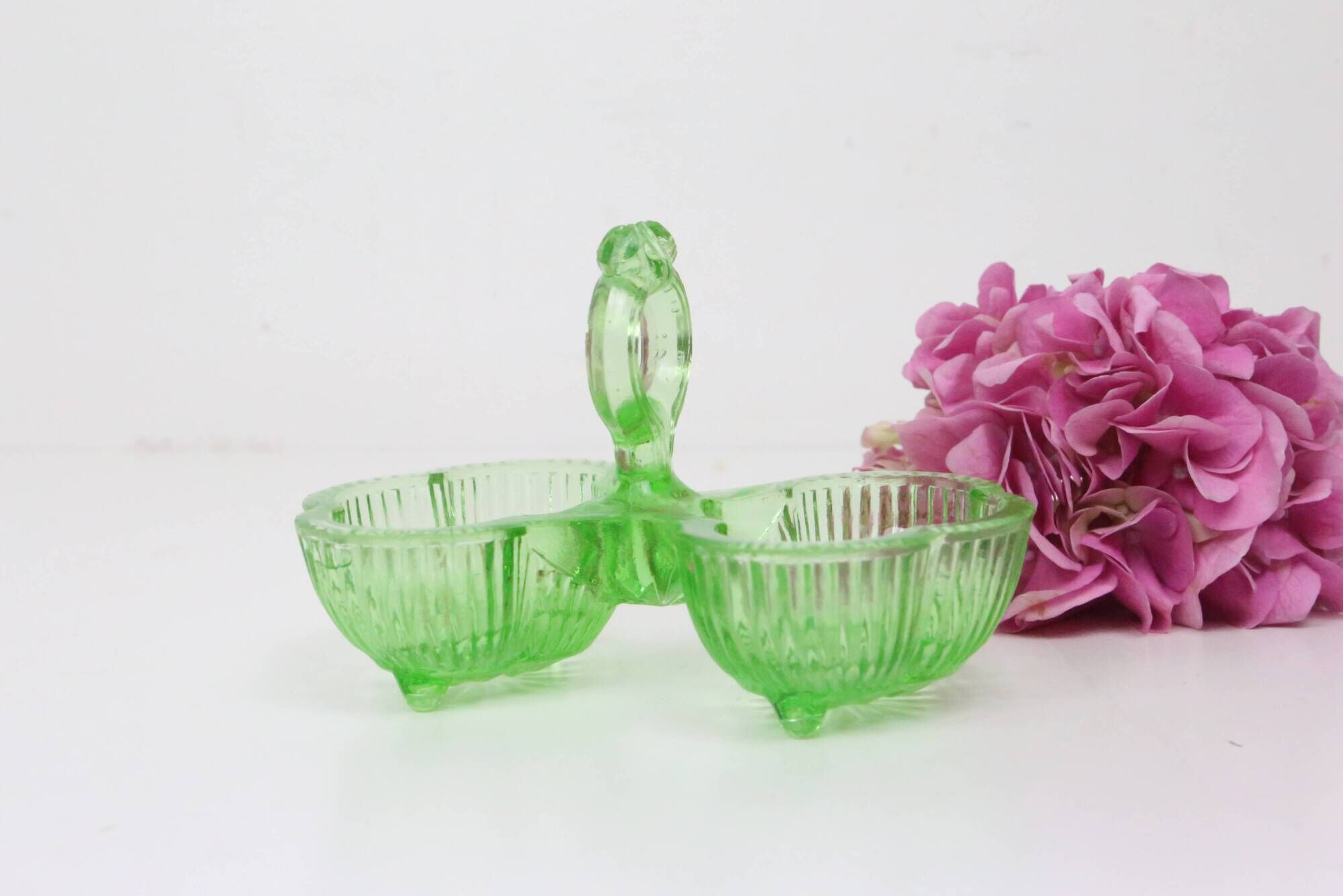 Salt and Pepper Servant in green glass, molded glass, vintage French, authentic