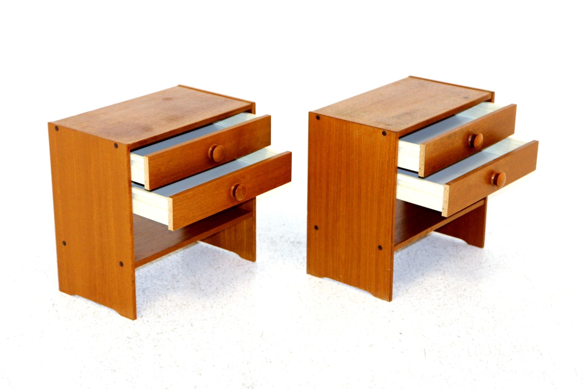 Paire de tables de chevets en teck, Suède, 1970