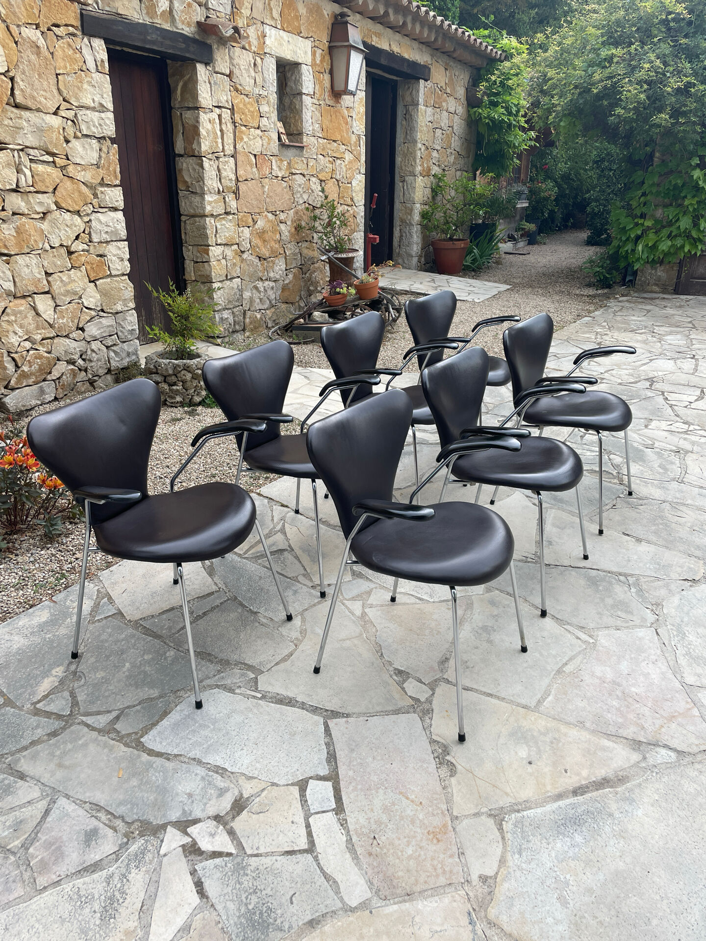 Chaises 3207 -Arne Jacobsen pour Fritz Hansen-Danemark