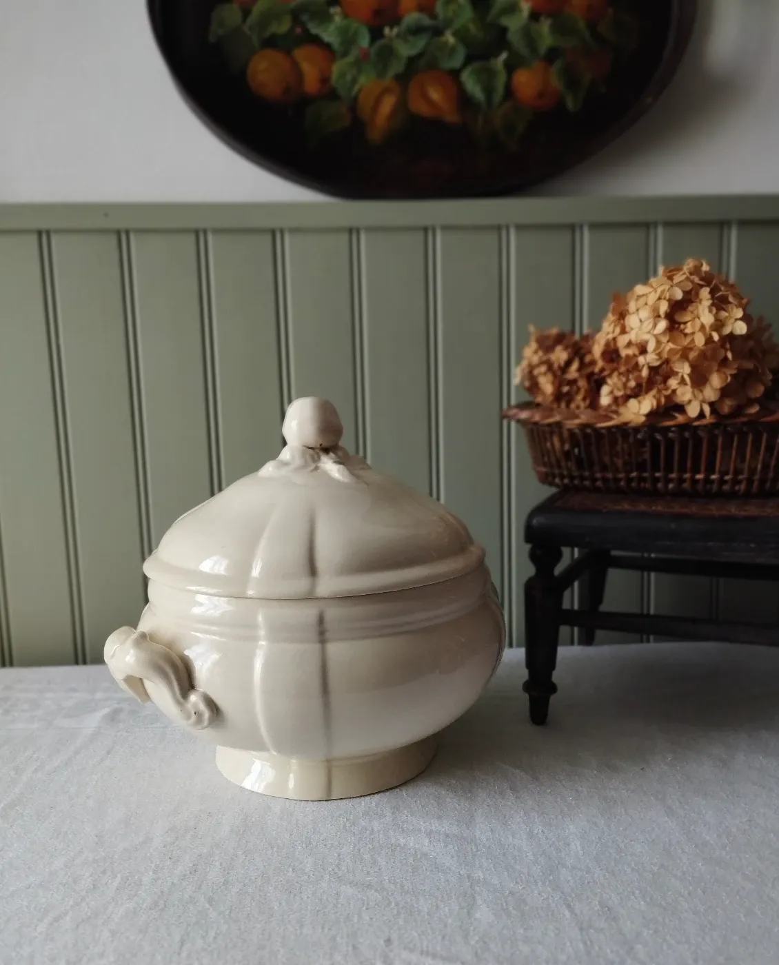 Antique soup tureen in ironstone from Sarreguemines Digoin service "Ivory".