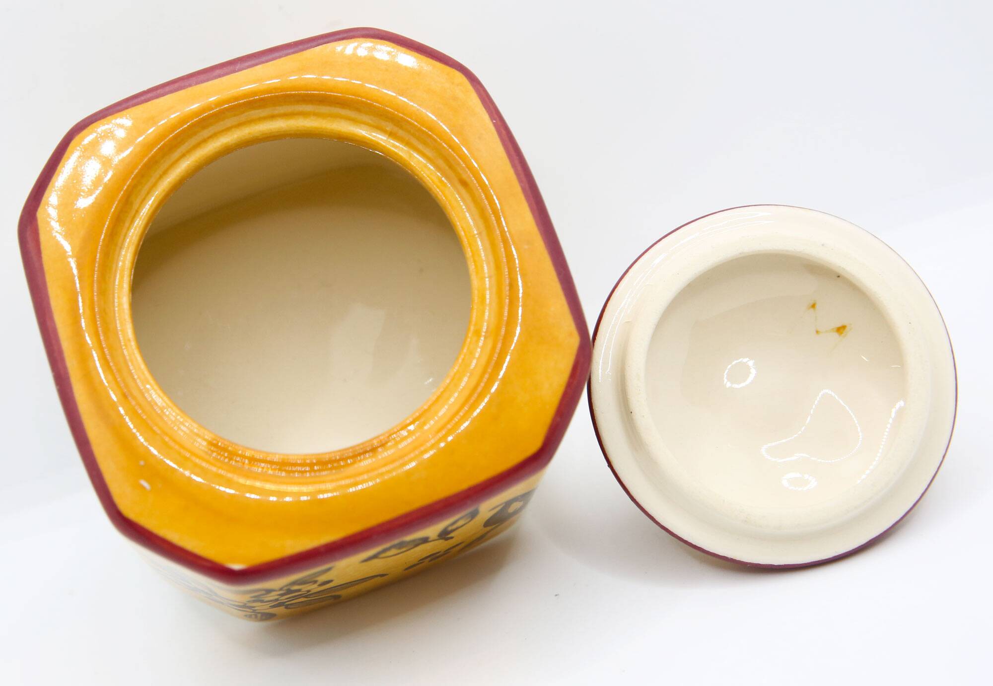 Tropical earthenware box by Gallo Design Villeroy and Boch Group like a sugar bowl