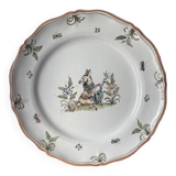 Ancienne assiette Moustiers signée Féret