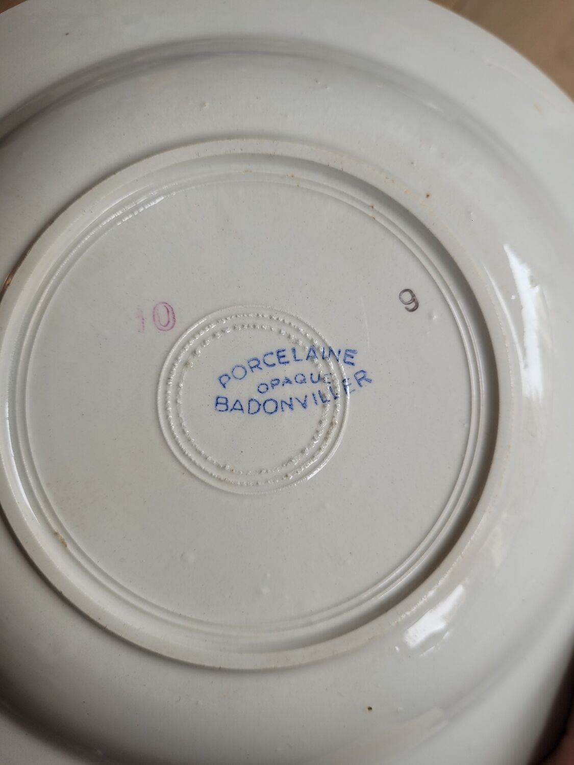 Lot de 16 assiettes creuses porcelaine opaque Badonviller