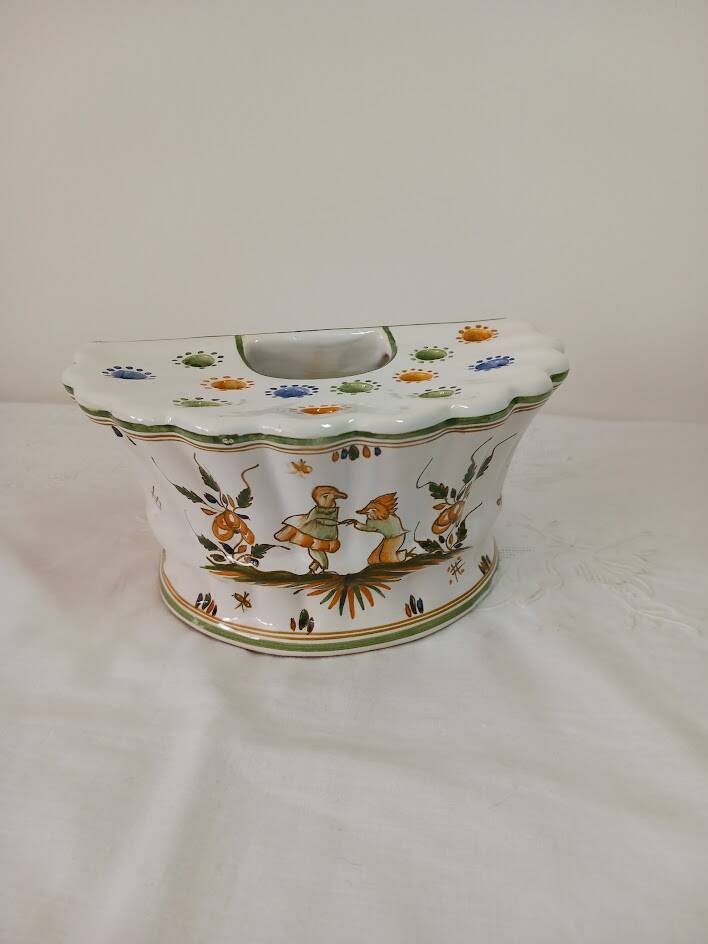 Bouquetière Moustier