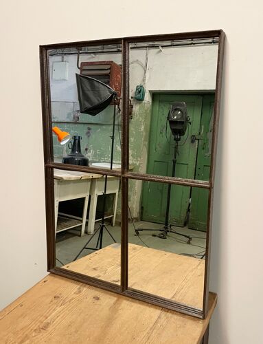 Miroir de fenêtre en fer industriel, années 1950