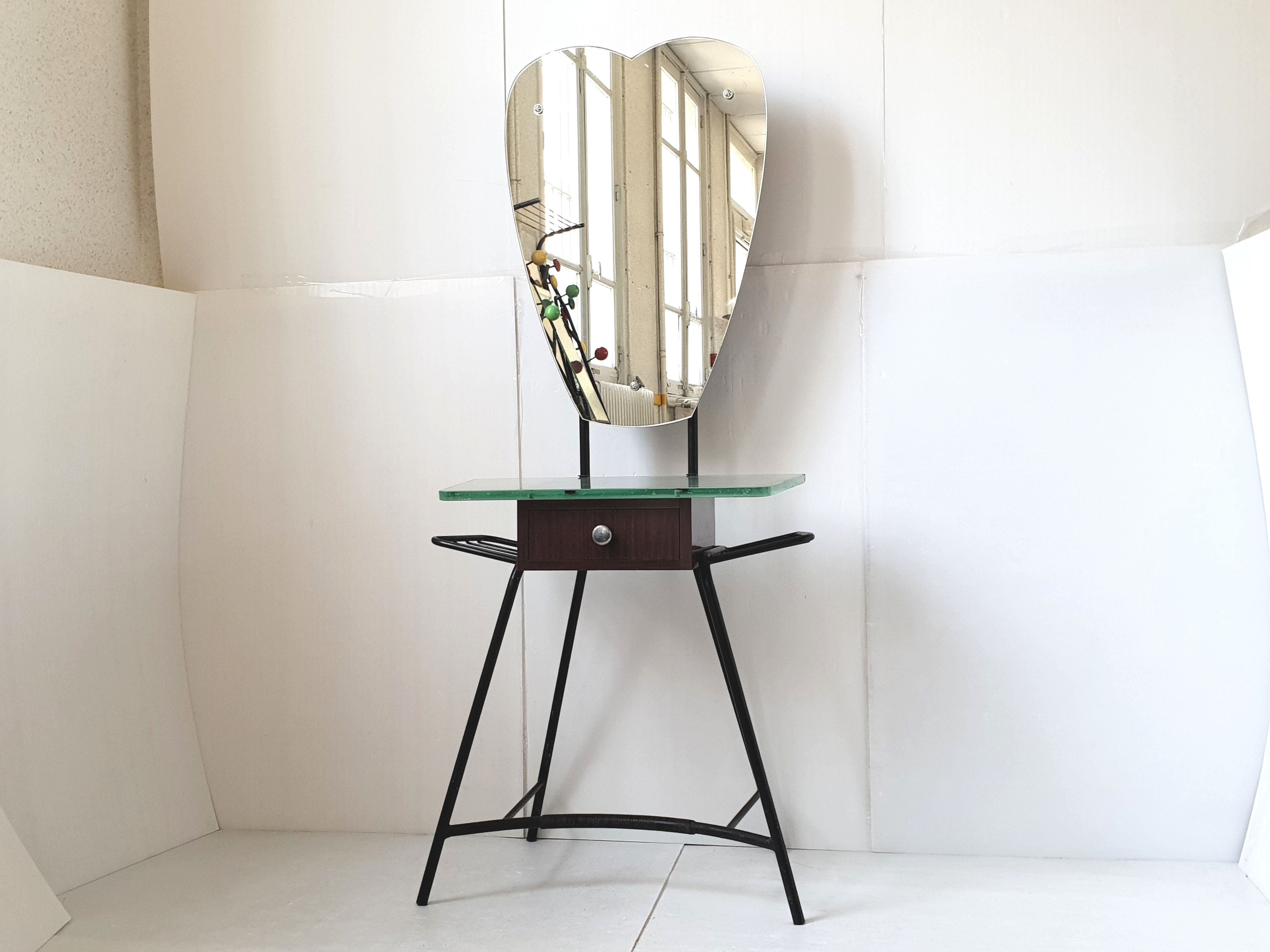 Vintage 1950 hairdresser