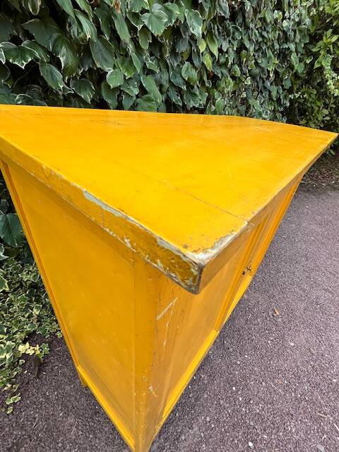 Yellow Parisian buffet