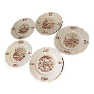 Suite de 9 assiettes plates en