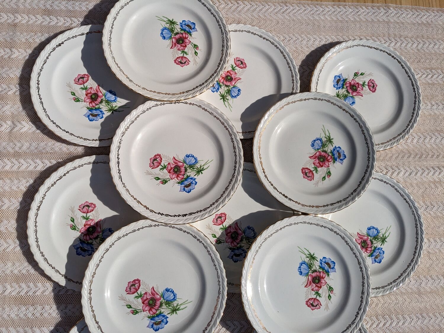 Vintage plates l'Amandinoise