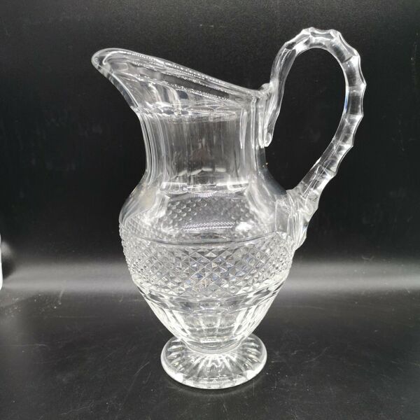 Broc en cristal modèle Trianon Saint Louis