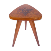 Bout de canapé tripode à la marqueterie étoile de style scandinave
