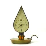 Belle rare horloge de bureau en laiton du milieu du siècle Swiza en forme de bougie Hollywood Regency Suisse 1950