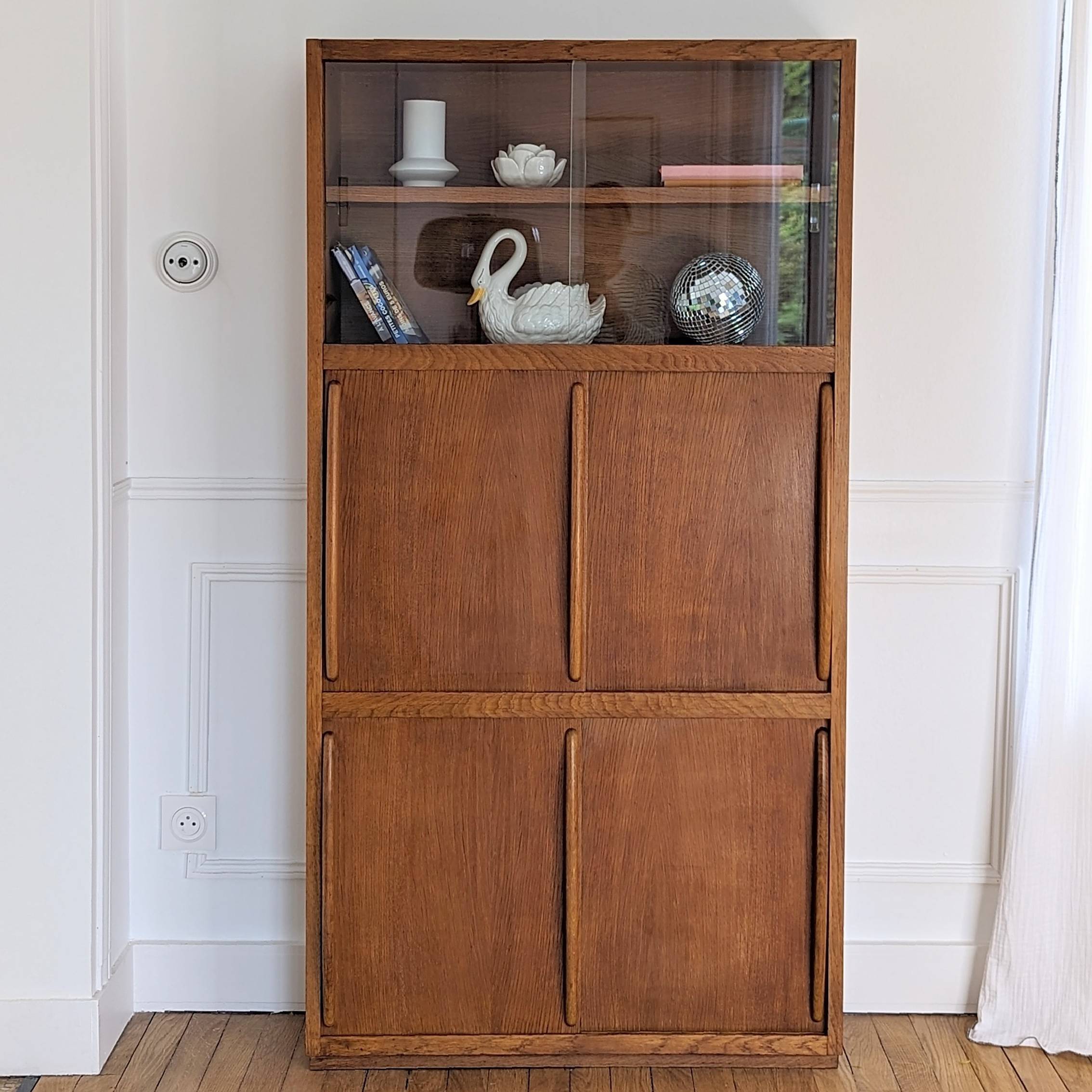 Vintage bookcase / display case