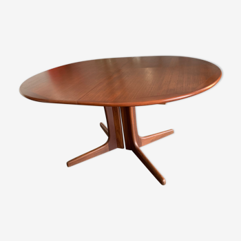Vintage Scandinavian extendable table by Niels Otto Moller, from the 1960s.