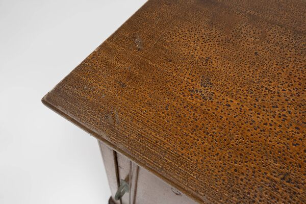 Table de chevet Art Déco française en bois verni, vers 1930