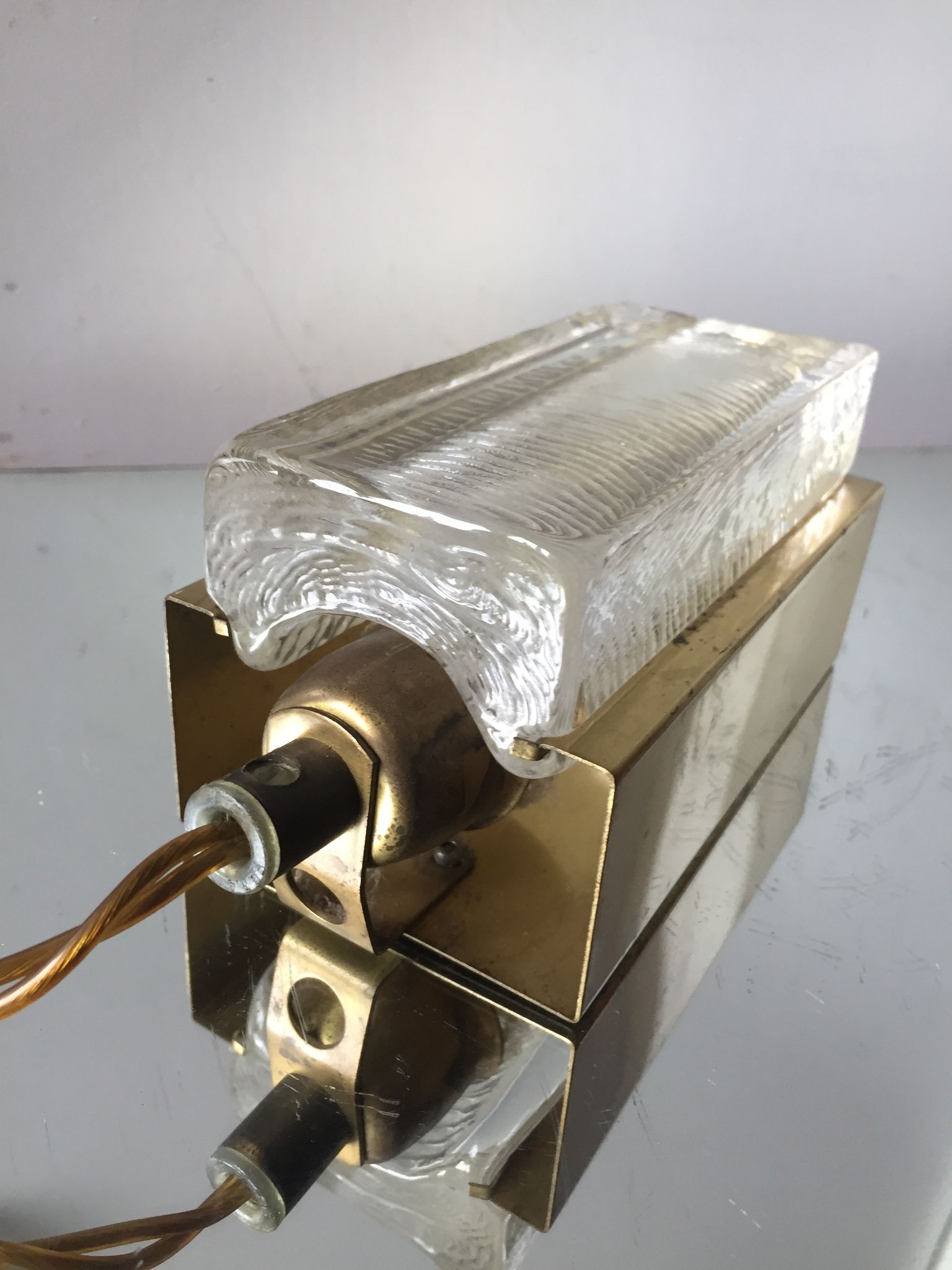 Scandinavian Midcentury wall light in Crystal and Brass