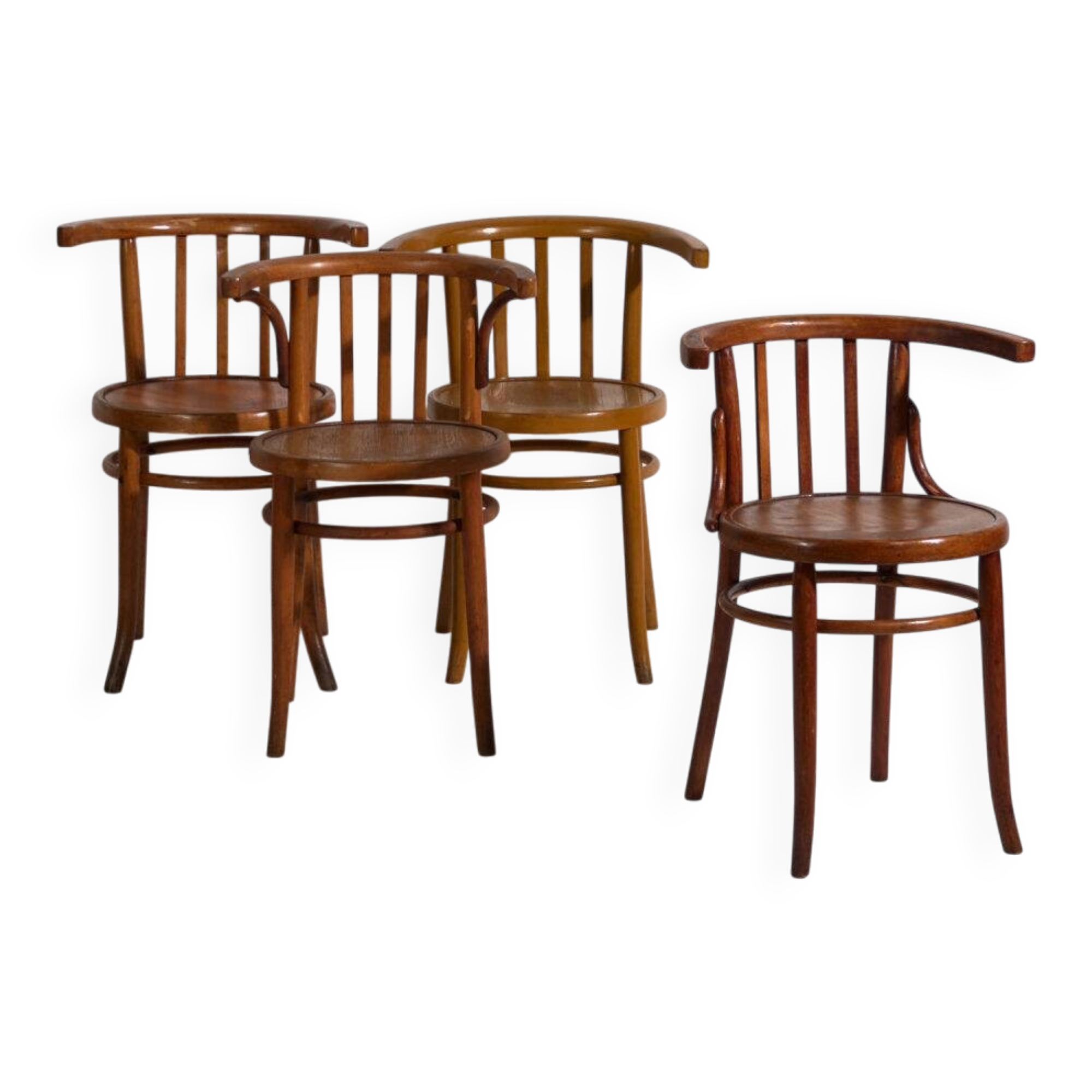 Ensemble de quatre chaises style Thonet en bois courbé – Europe centrale, vers 1920