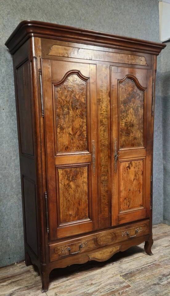 Large antique walnut wardrobe – Louis XV period – 2 doors – 18th century