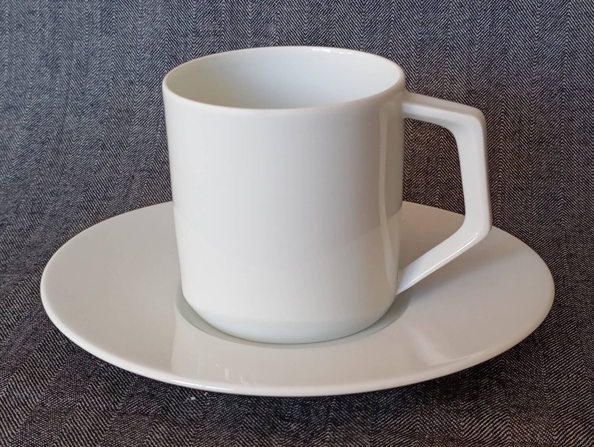 Moka cups in porcelain from Manufacture Royale (Limoges)