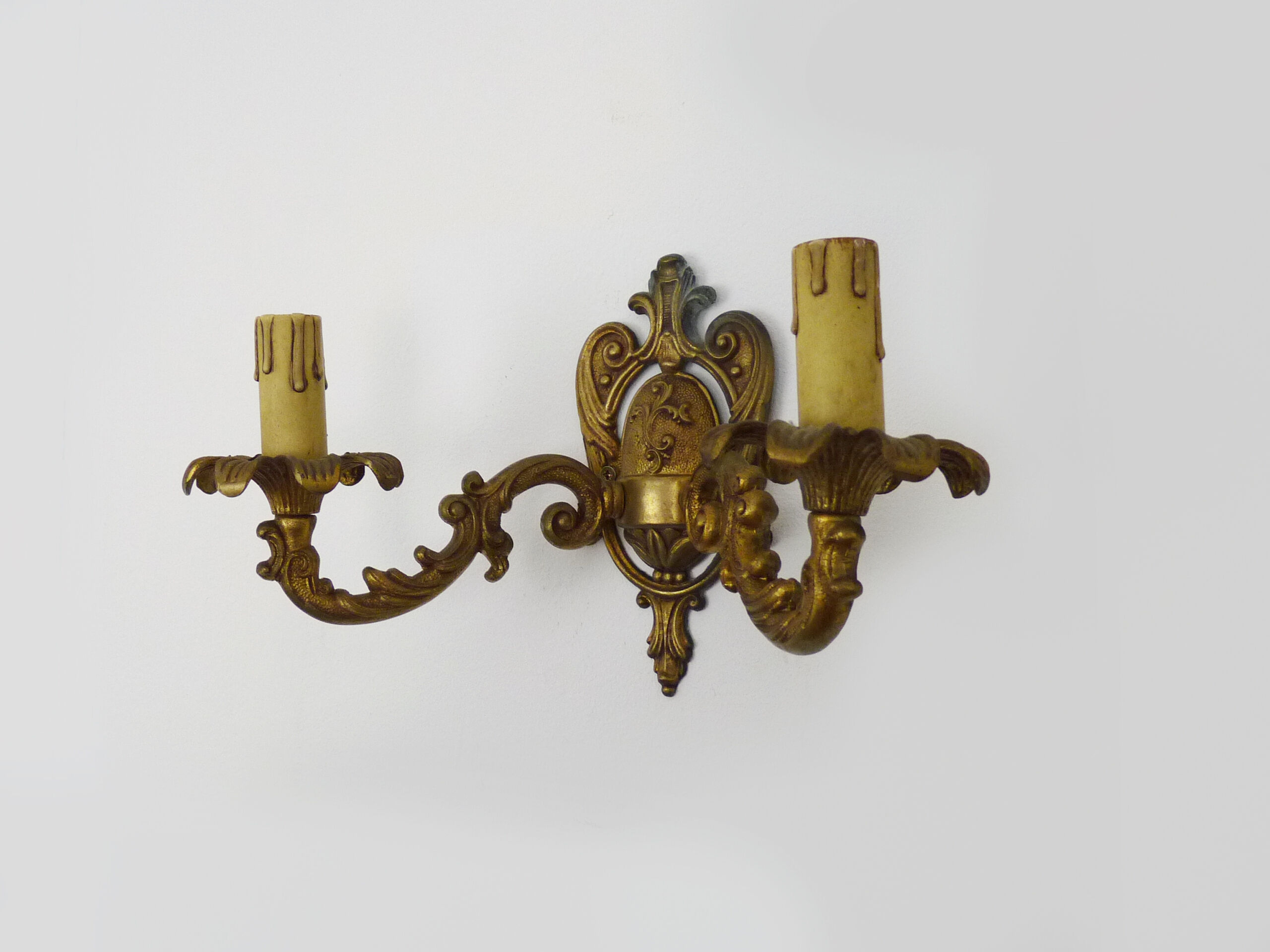 Old bronze wall lamp with 2 candles, years 50/60