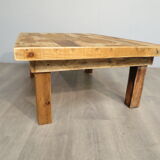 Rustic coffee table in palette