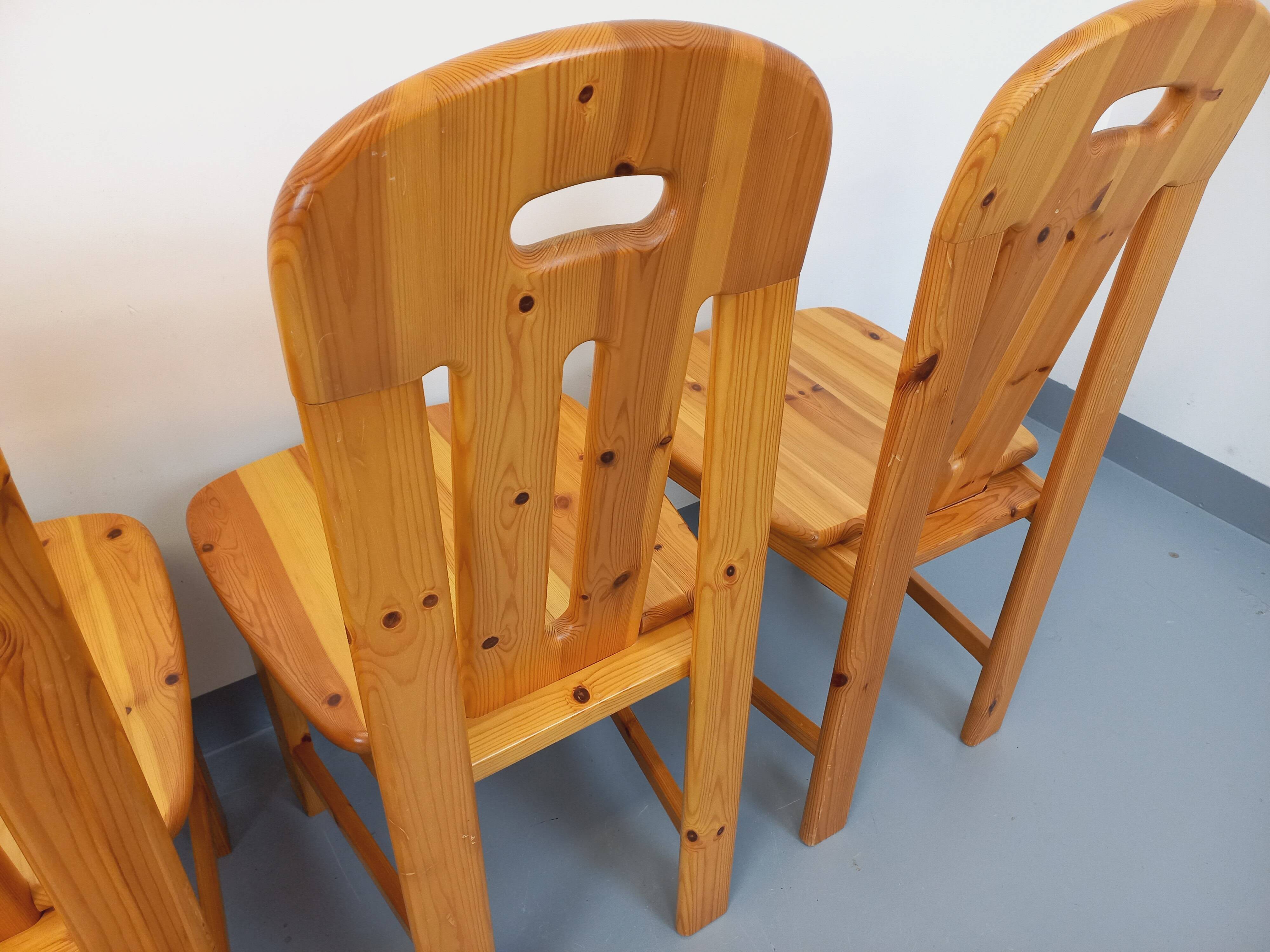 Set of 4 vintage pine chairs from the 70s and 80s