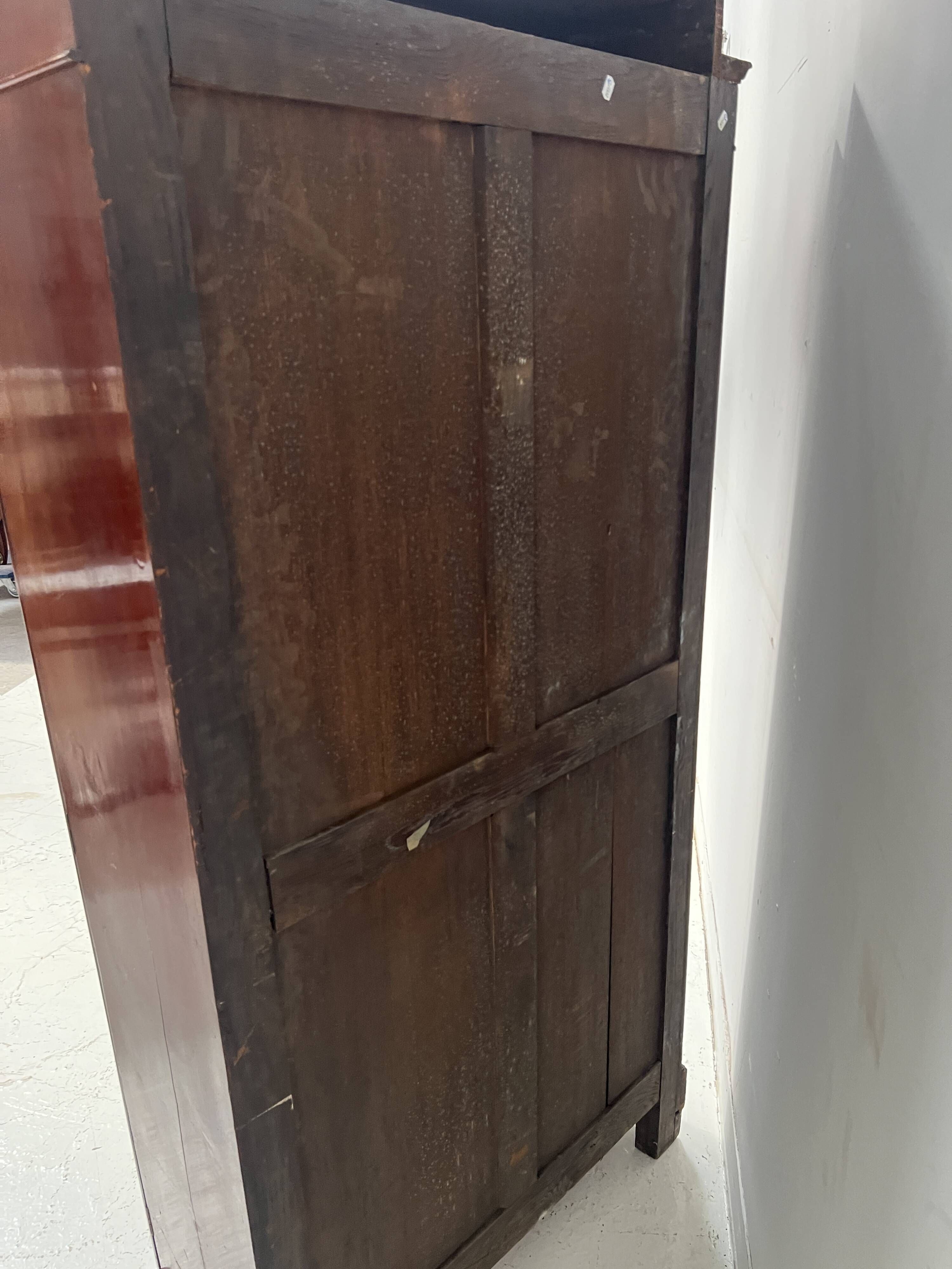 Louis Philippe period cabinet in mahogany veneer, 19th century.