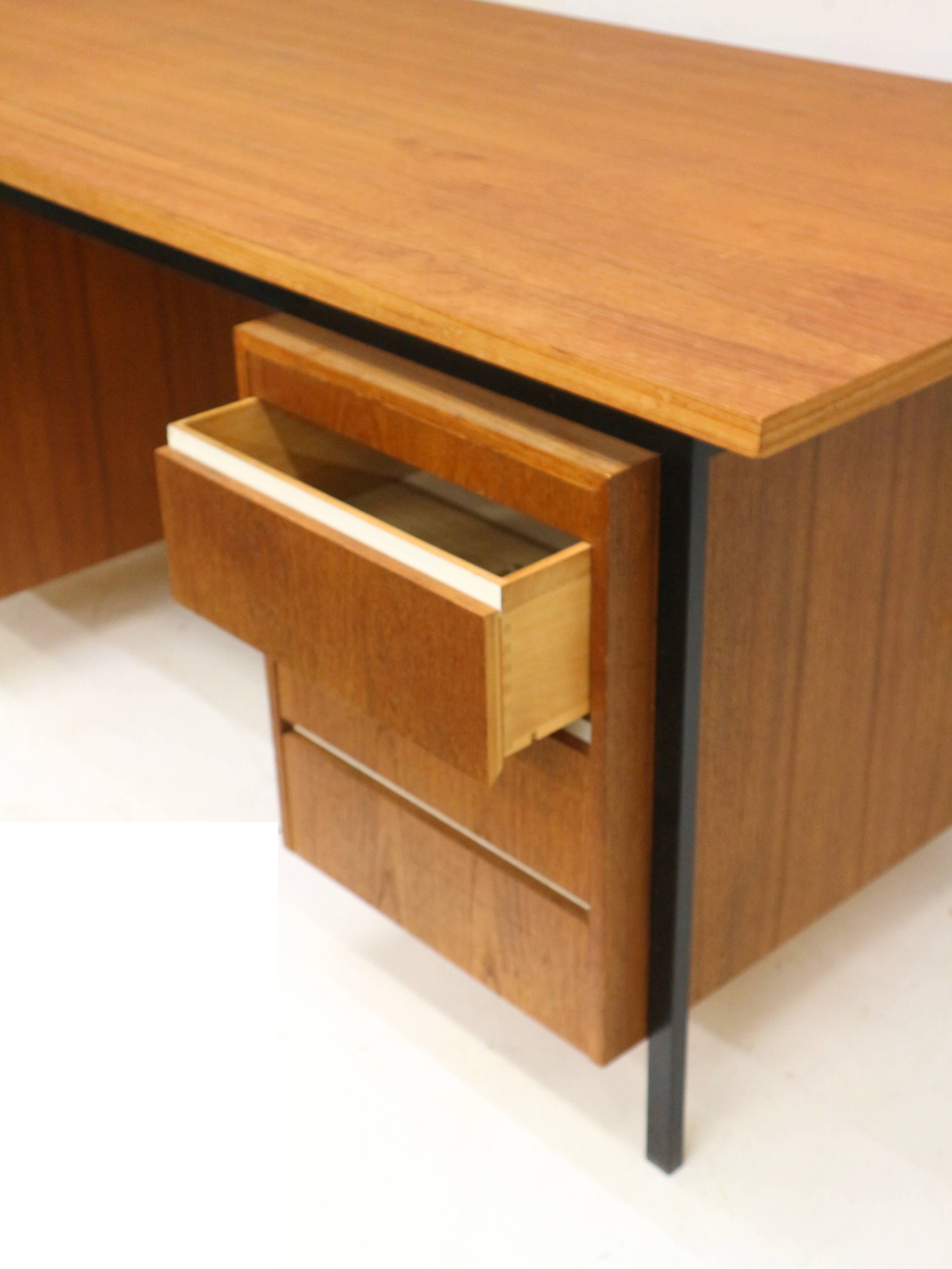 Large vintage teak wood desk/executive desk from the 1960s
