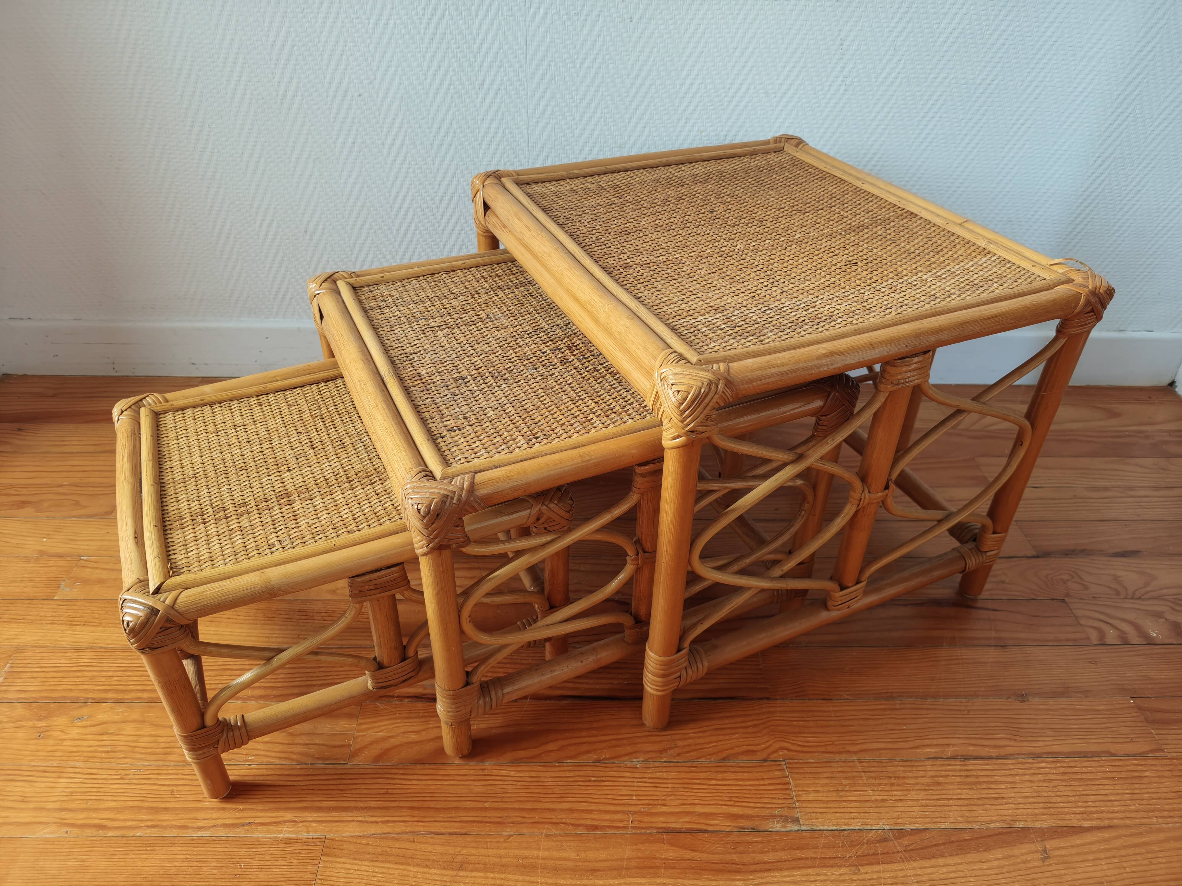 Tables gigognes en rotin et cannage – Esprit Riviera – Vers 1970/80