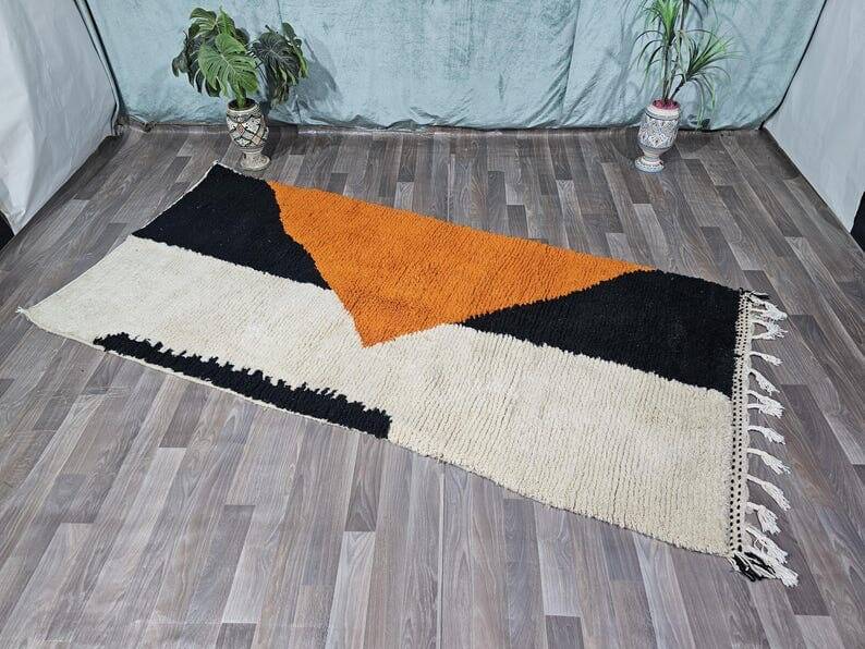 Handmade pure wool rug, traditional size 100 x 200 cm.