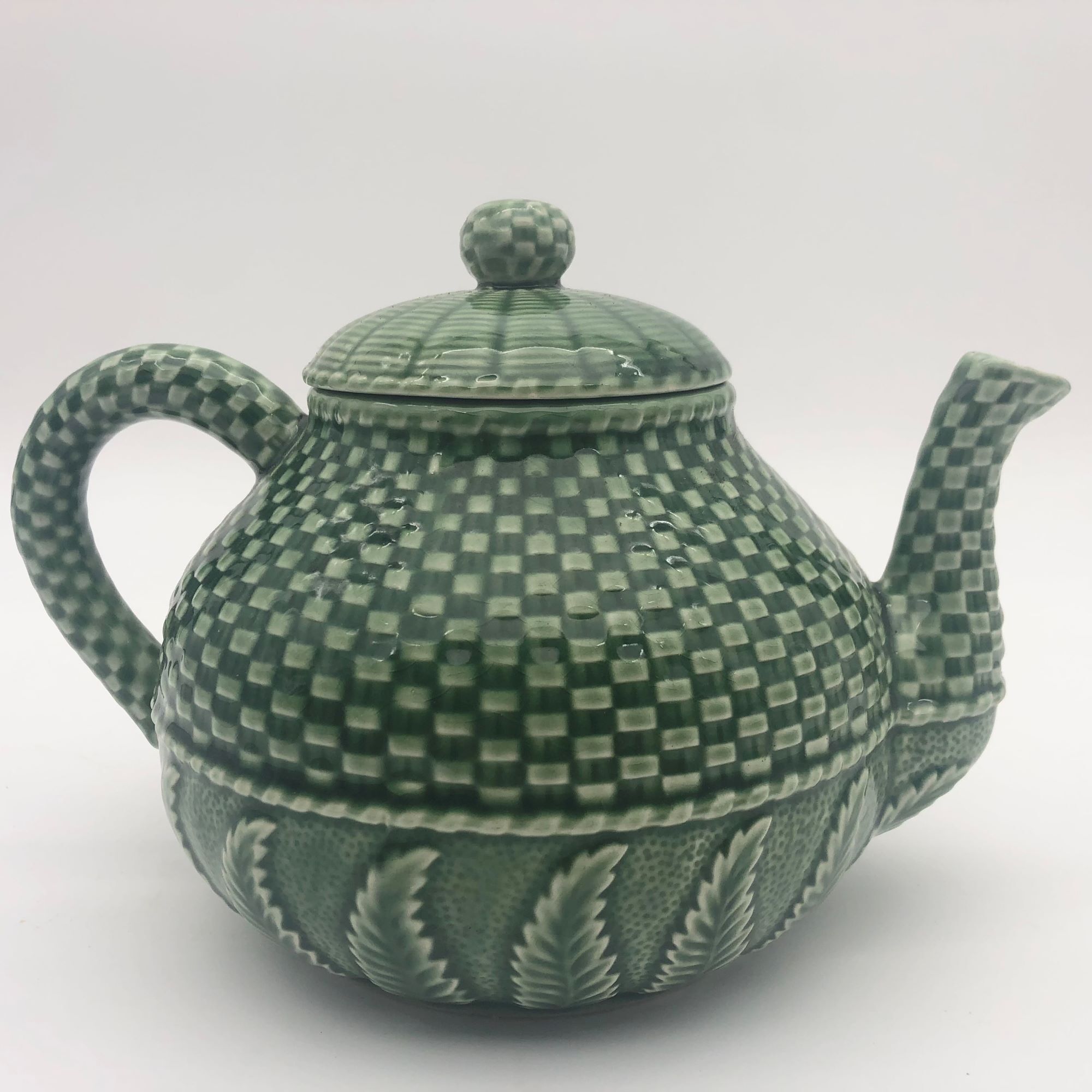 Vintage ceramic teapot Bordallo Pinheiro