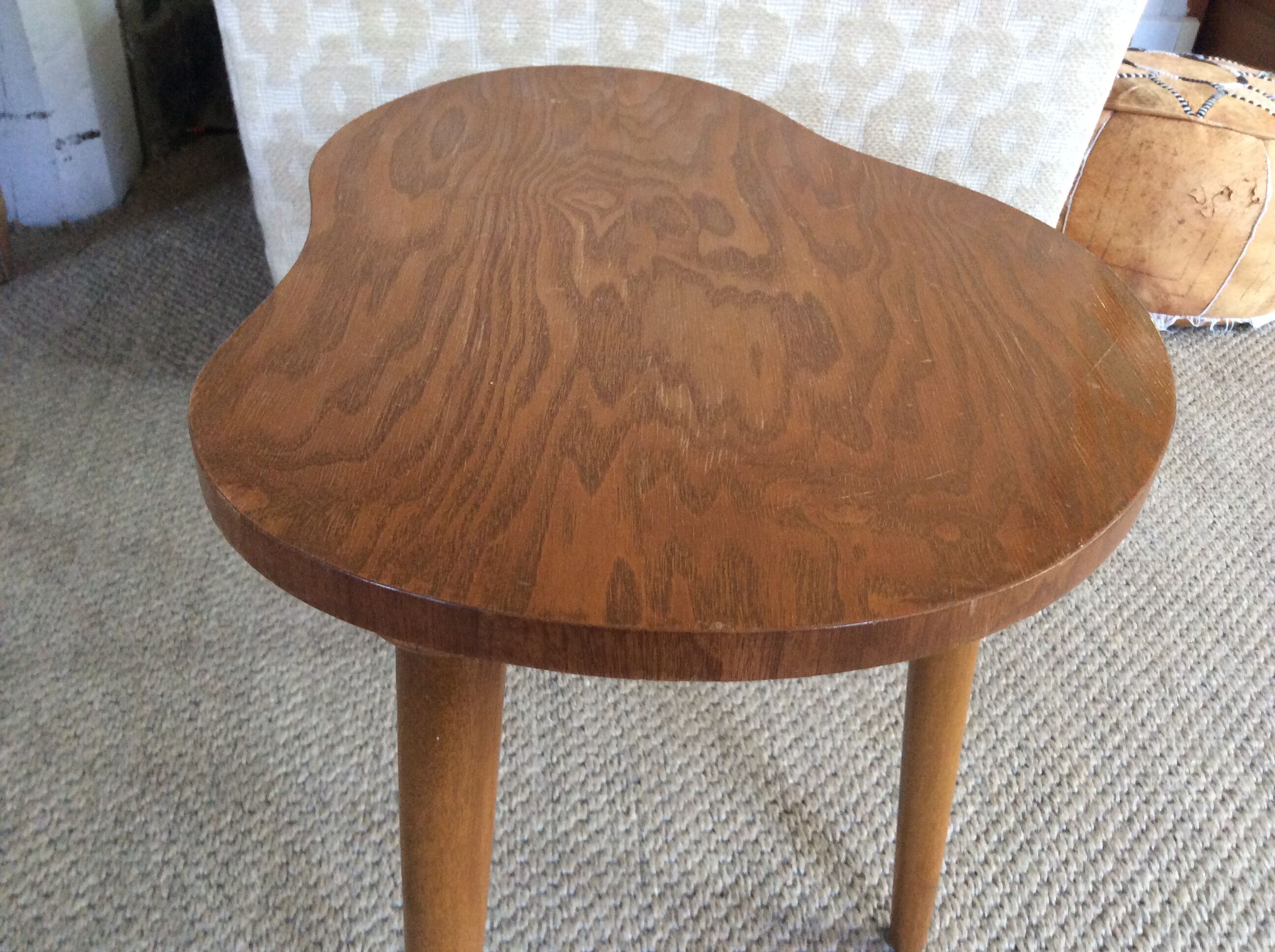 Side table pallet shape