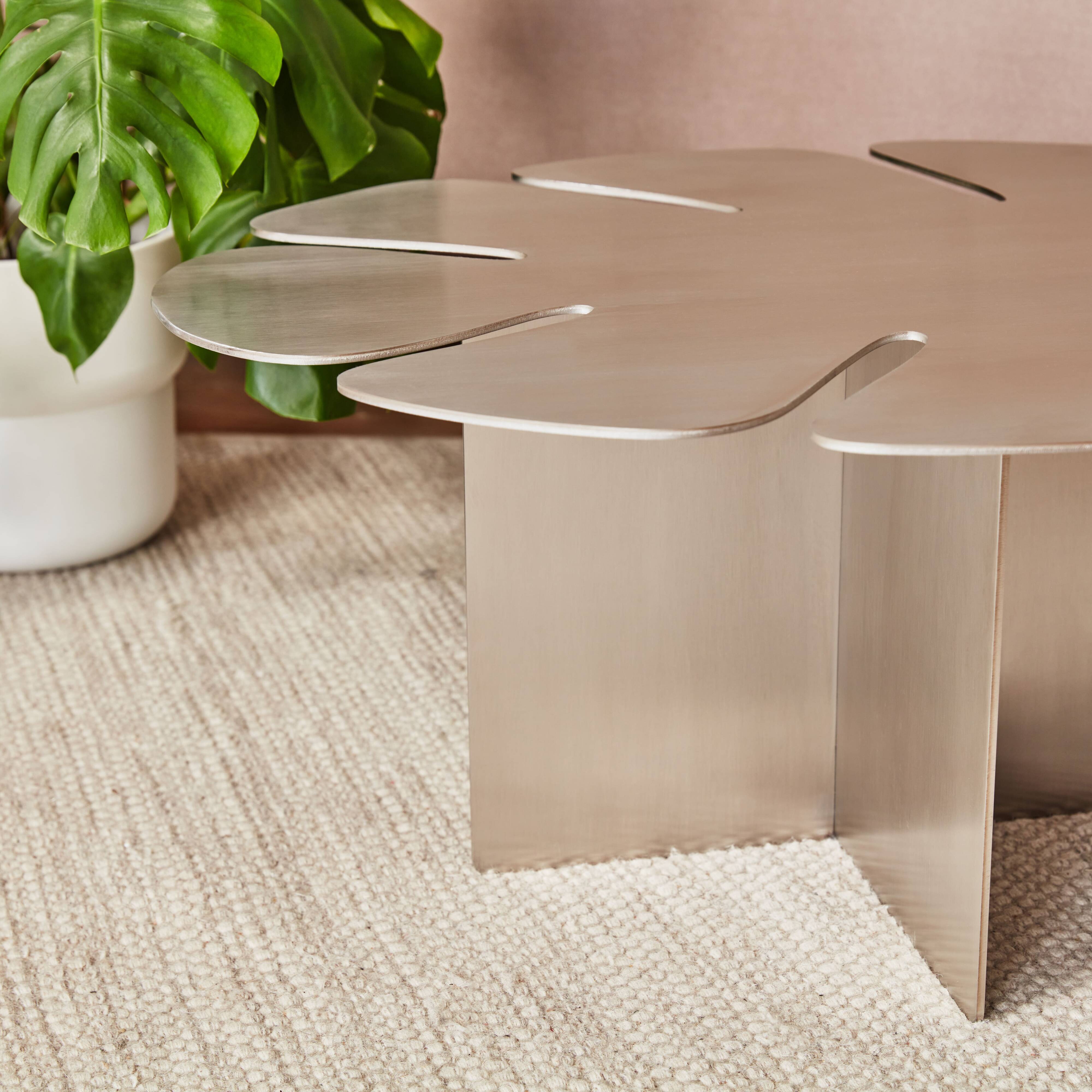 Table basse feuille Monstera – Acier inox brossé – Design sculptural